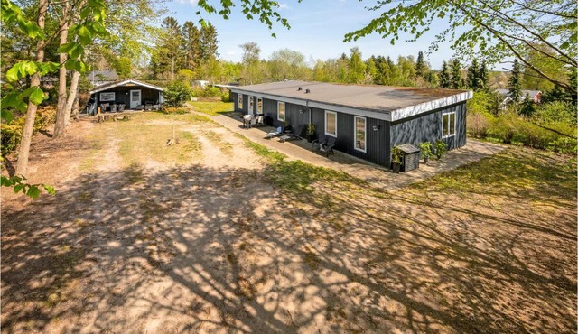 Three-Bedroom Holiday Home In Ronde