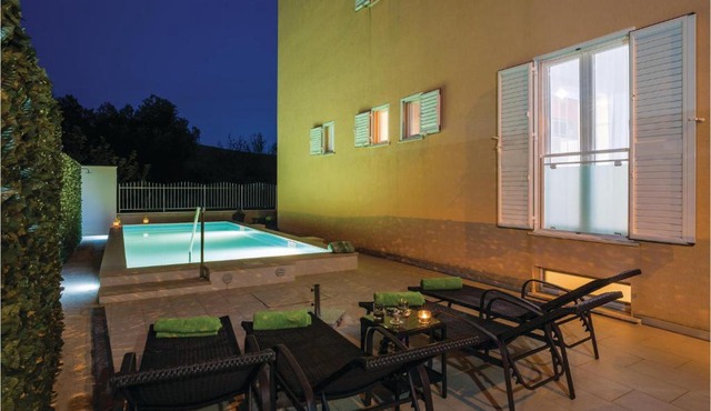 Three-Bedroom Holiday Home in Mlini