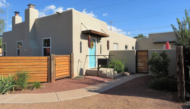 Three bedroom home near the University of New Mexico and heart of Albuquerque
