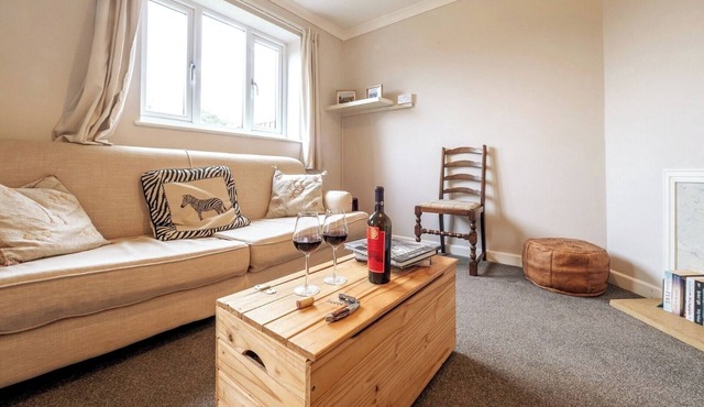 Three Bedroom Home with Garden and Parking