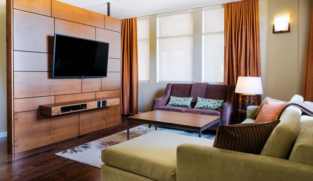 Three-Bedroom Hotel Suites in Downtown Healdsburg