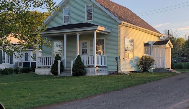 Three-bedroom house located minutes away from all amenities in North Rustico