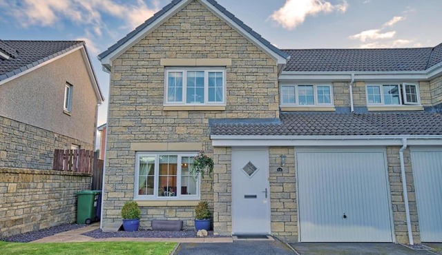 Three bedroom house in Culloden, Inverness