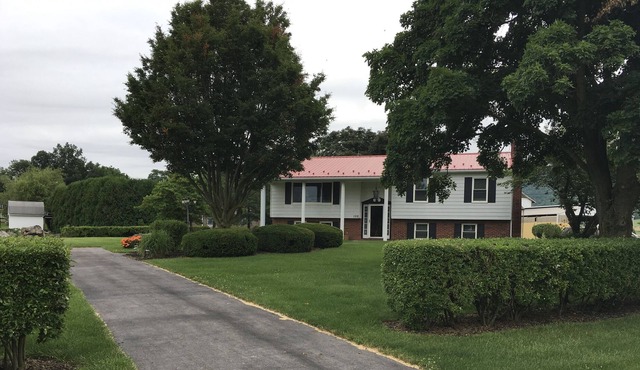 Three bedroom house on quiet, private street, 10 minutes from PSU