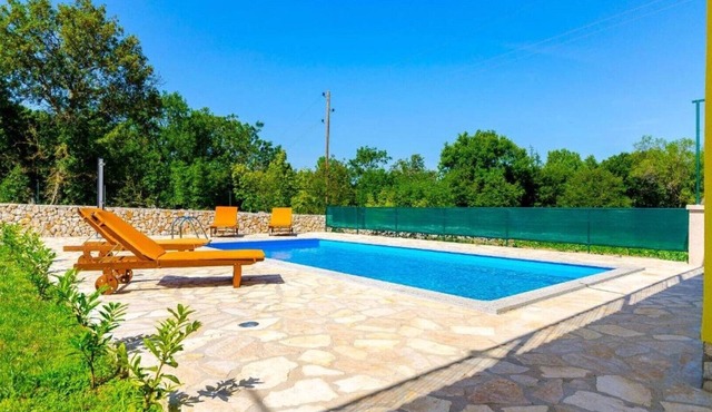 Three Bedroom Holiday Home with Private Pool