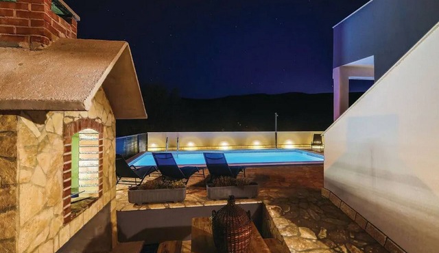 Three Bedroom Holiday Home