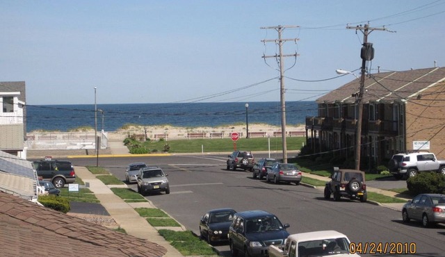 Three Bedroom Ocean Block Home with Ocean View