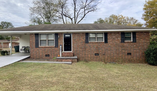 Three Bedroom Quiet Clean Home Centrally Located in Florence