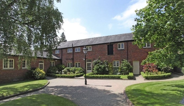 Three Bedroom, Three Bathroom Barn that sleeps 6