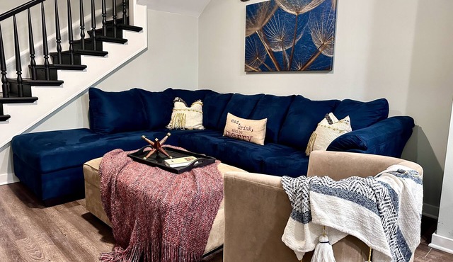 Three bedroom townhome, blocks from idyllic downtown