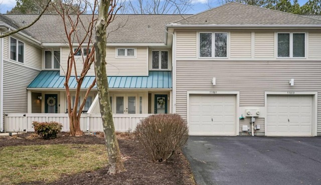 Three BR Townhome in Sea Colony