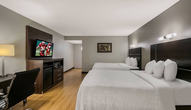 Three Charming Rooms w/Complimentary Breakfast | Budget Wise Stay