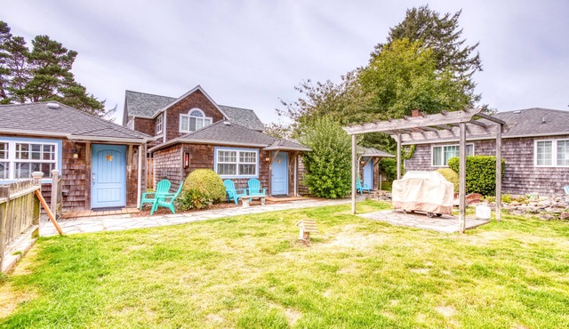 Three Cozy Cottages w/Gas Fireplaces, Courtyard, & Beach Access - Dog-Friendly