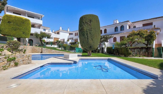 Three Bedroom Townhouse 100 meters from the Beach!