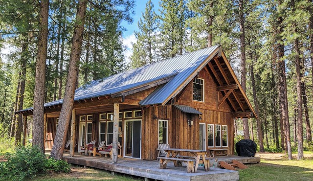 Three Girls Cabin - meadow side cabin in Mazama