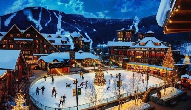 Three house Residence at Spruce Peak resort Ski In/Outwith great views.