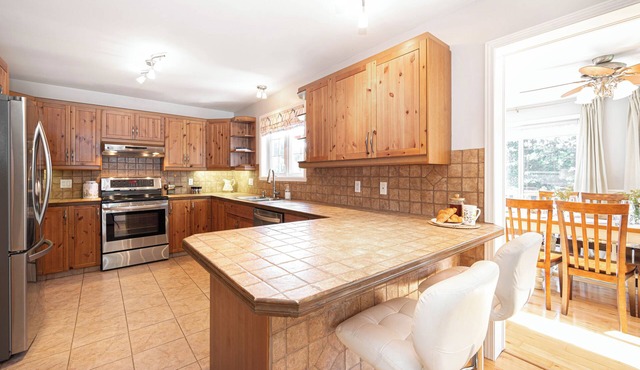 Three Lakes Cottage | 4-Season Spa & BBQ | St-Côme | Private Lake | Fireplace