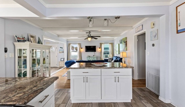 Three Oars Beach Surf Shack Pool, Oceanview, Game Room