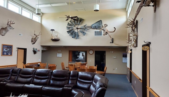 Three Rivers Lodge Room #1