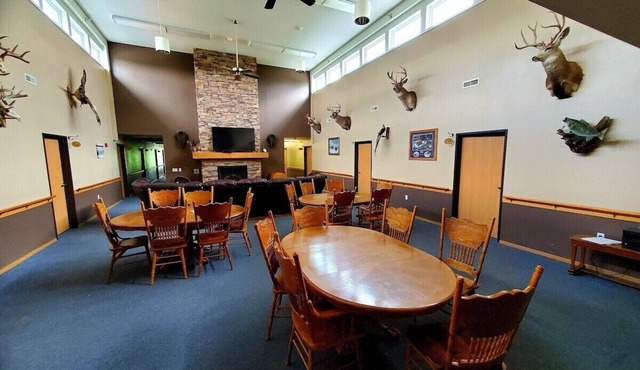Three Rivers Lodge Room #2
