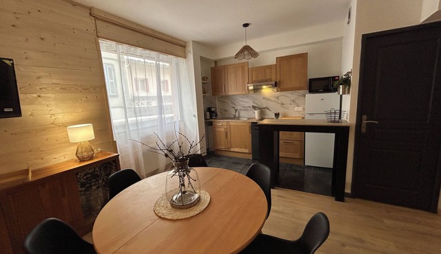 Three-room apartment sleeps 6/7 in the center of Bareges