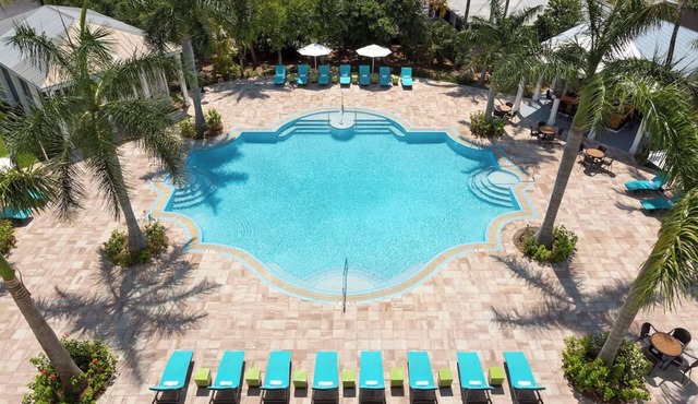 Three Rooms w/2 Queen beds at Blue Flamingo Resort Key West l 2 Pools & Shuttle
