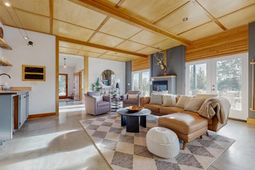 Three Sisters Mountain View Estate