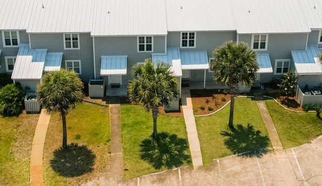 "Three Steps to the Beach" | Beachfront | Steps To The Beach | Includes 2 Bikes