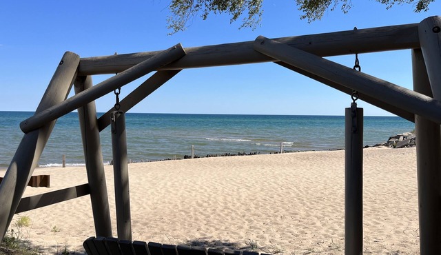 Three bedroom Beach cottage on the shore of Lake Huron