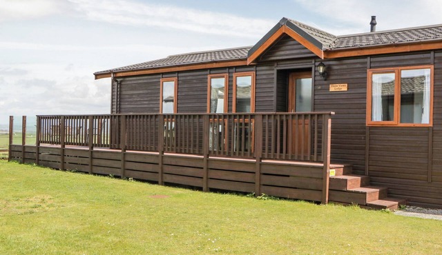 THREE VIEWS LODGE, family friendly, with pool in Whitsand Bay