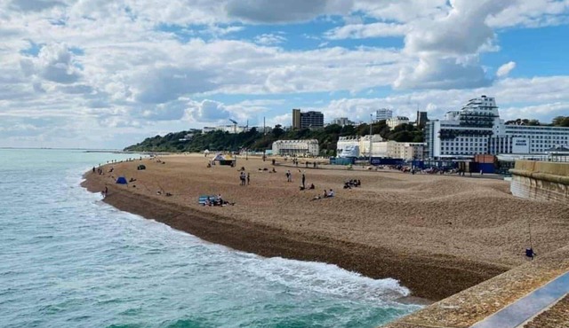 Threeways Retreat With Heated Swimming Pool