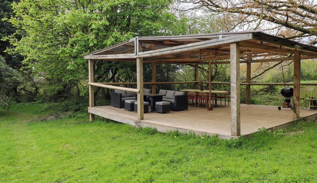 THRESHERS, pet friendly, character holiday cottage in Bridestowe