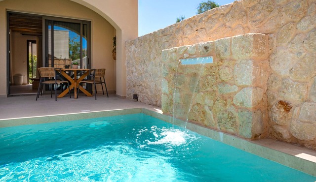 Throubi Villa: 2BR Corfu Retreat - Pool, WiFi, 7min to Airport