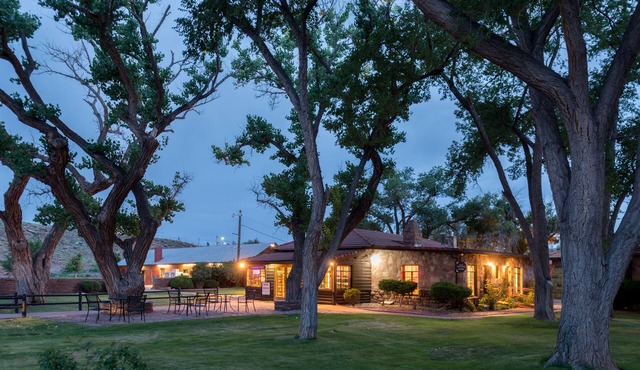 Thunderbird Lodge
