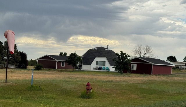 THUNDERDOME (awesome Dome House) Unique home with Beautiful views/Comfy and Cozy