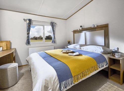 Thurston Standard Daisy Caravan 1