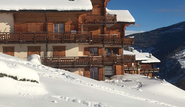 Thyon-les Collons: next to the ski slopes, large terrace