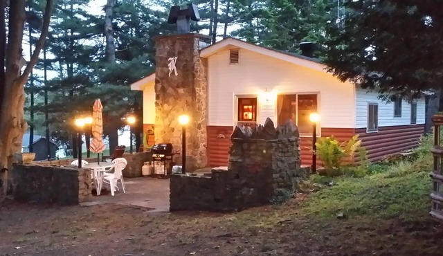 Ti-De Oaks | Waterfront Cottage on Opinicon Lake