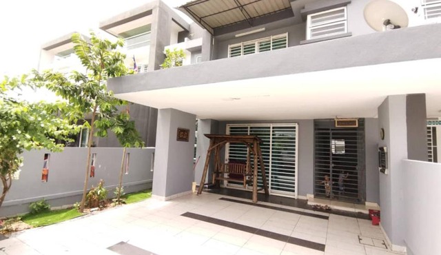 Tiara Homestay - for Malay only