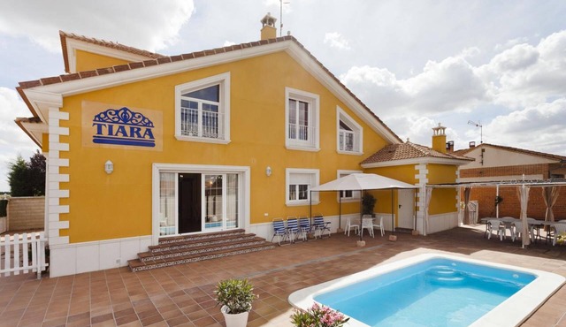 Tiara Vacaciones : ES Ideal Para Familia y Amigos Cerca del Centro del Pueblo