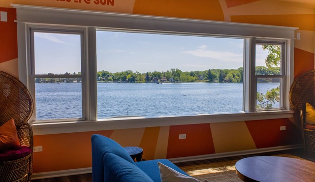 Tichigan Lake House - Pontoon Boat & Fire Pit - Dog Friendly - Newly Renovated