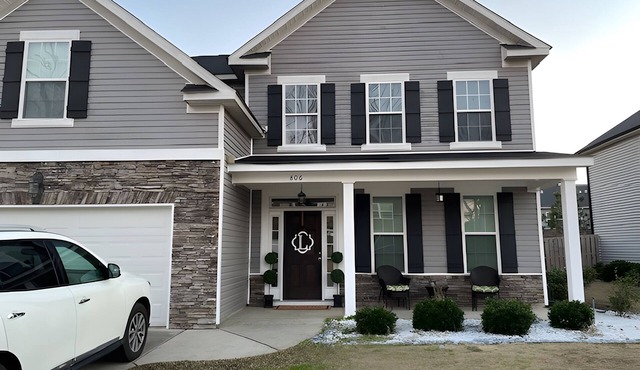 Tickets & Badges Available w/this Spacious 5-bedroom house