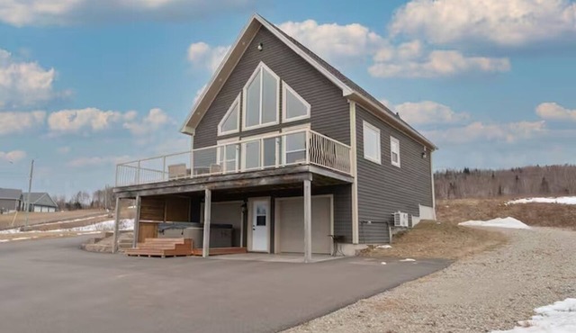 Tidal Bay Chalet - Ocean view*HOT TUB*games room