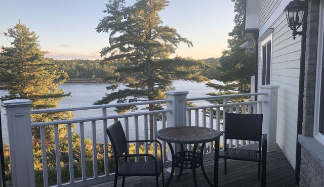 "Tidal Treasure" Apartment Suite Guest Room 7 of 10