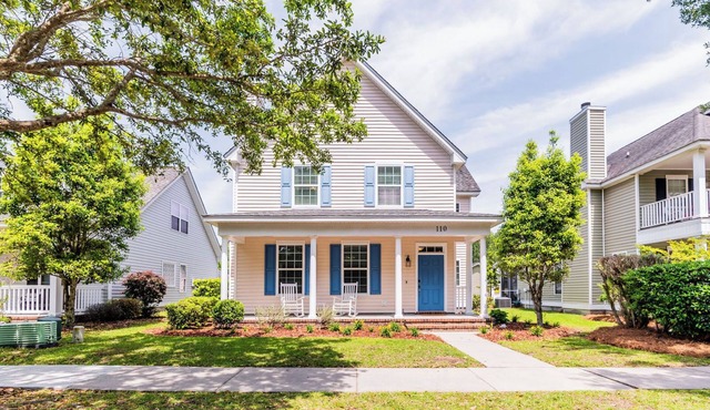 Tide and Time Again - Dogs Welcome! Adorable 3-bedroom coastal home in historic Old Town Bluffton.