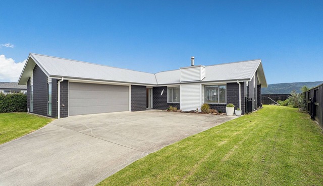 Tide and Tranquility - Whitianga Holiday Home