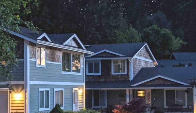 Tide Cove Beachhouse in Poulsbo