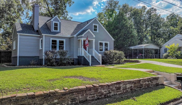 Tide on 19th- 4BR/2BA, Large Patio, Fire Pit & Smart TVs!