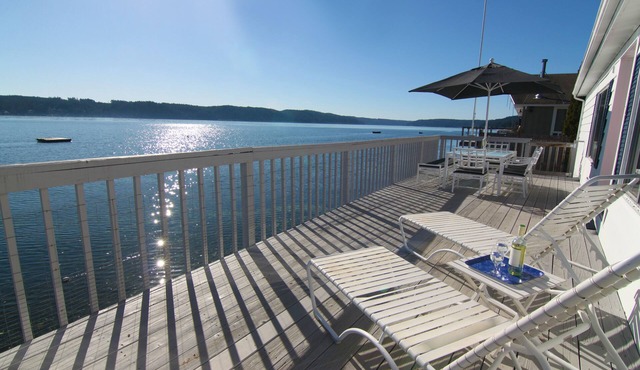 Tide's End Beach House - ON THE WATER - North Shore at Hood Canal