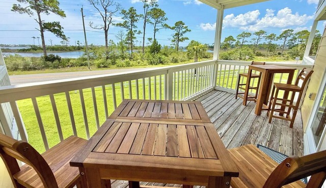 Tideaway: Great Views, 2 Kayaks, SUP, pool & more!